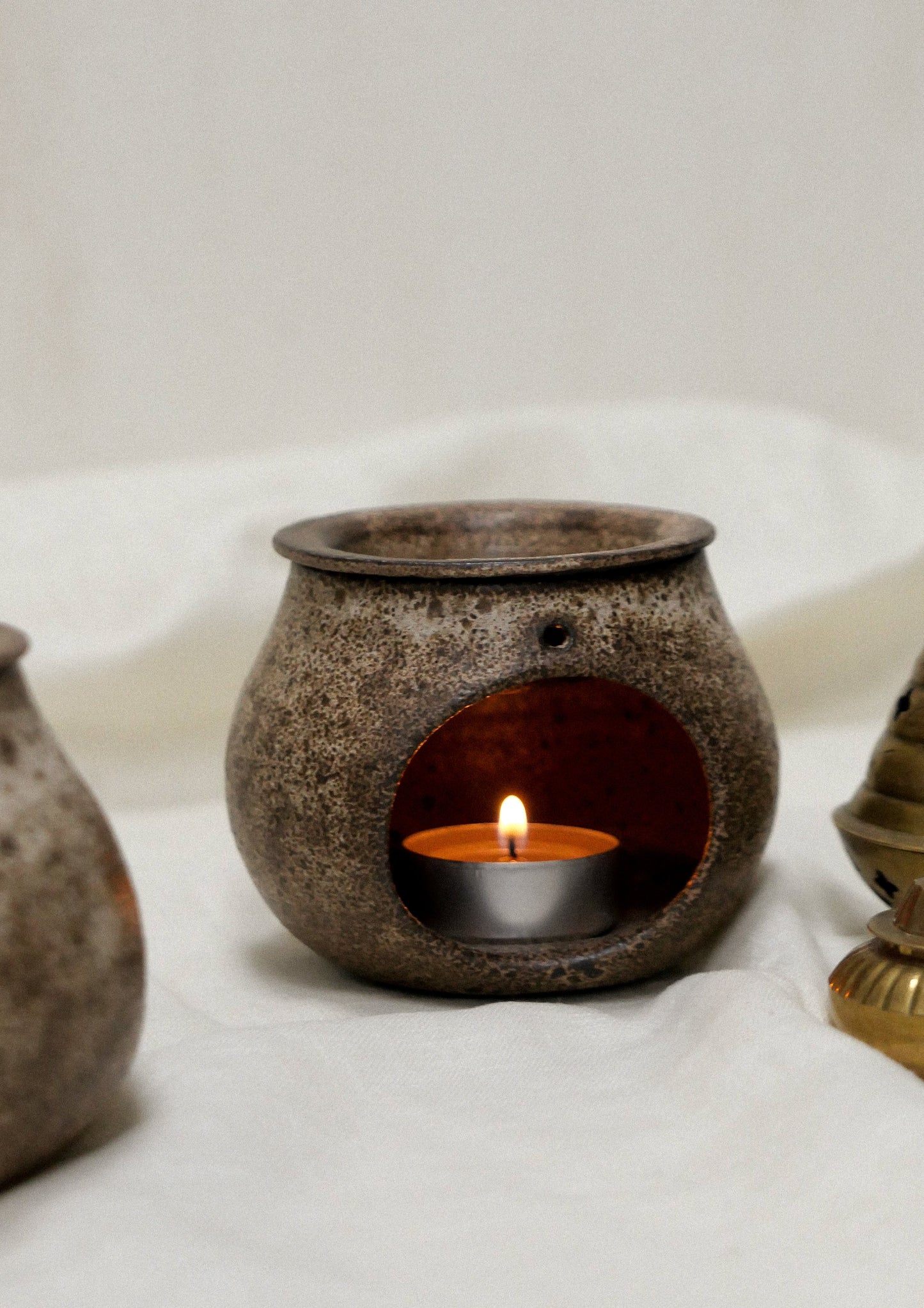 EARTHY ESSENCE — Essential Oil Burner