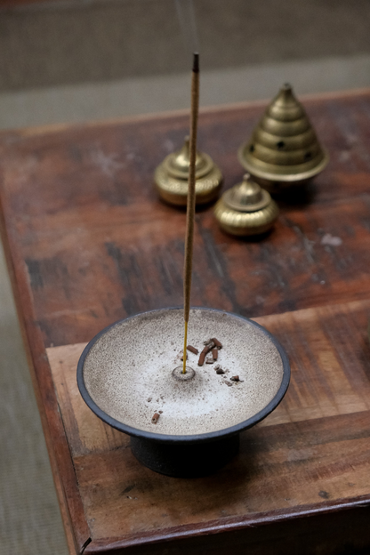 EARTHY ESSENCE — Incense Holder