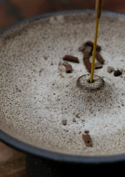 EARTHY ESSENCE — Incense Holder