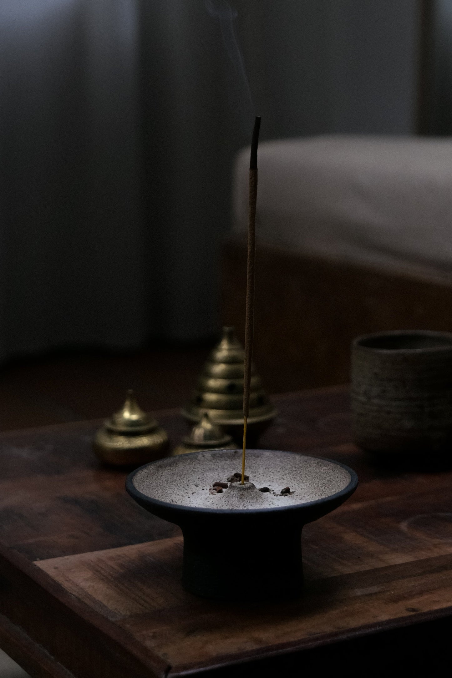 EARTHY ESSENCE — Incense Holder