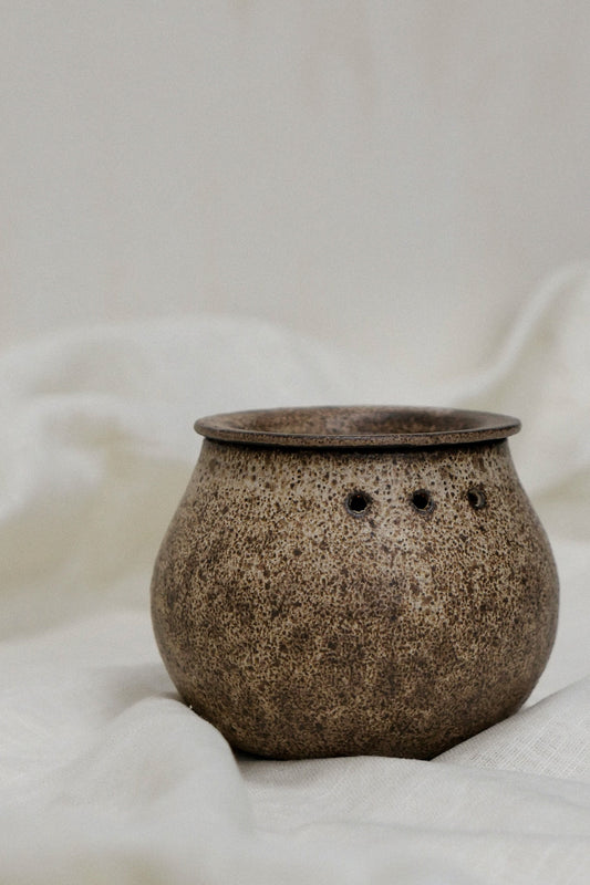 EARTHY ESSENCE — Essential Oil Burner