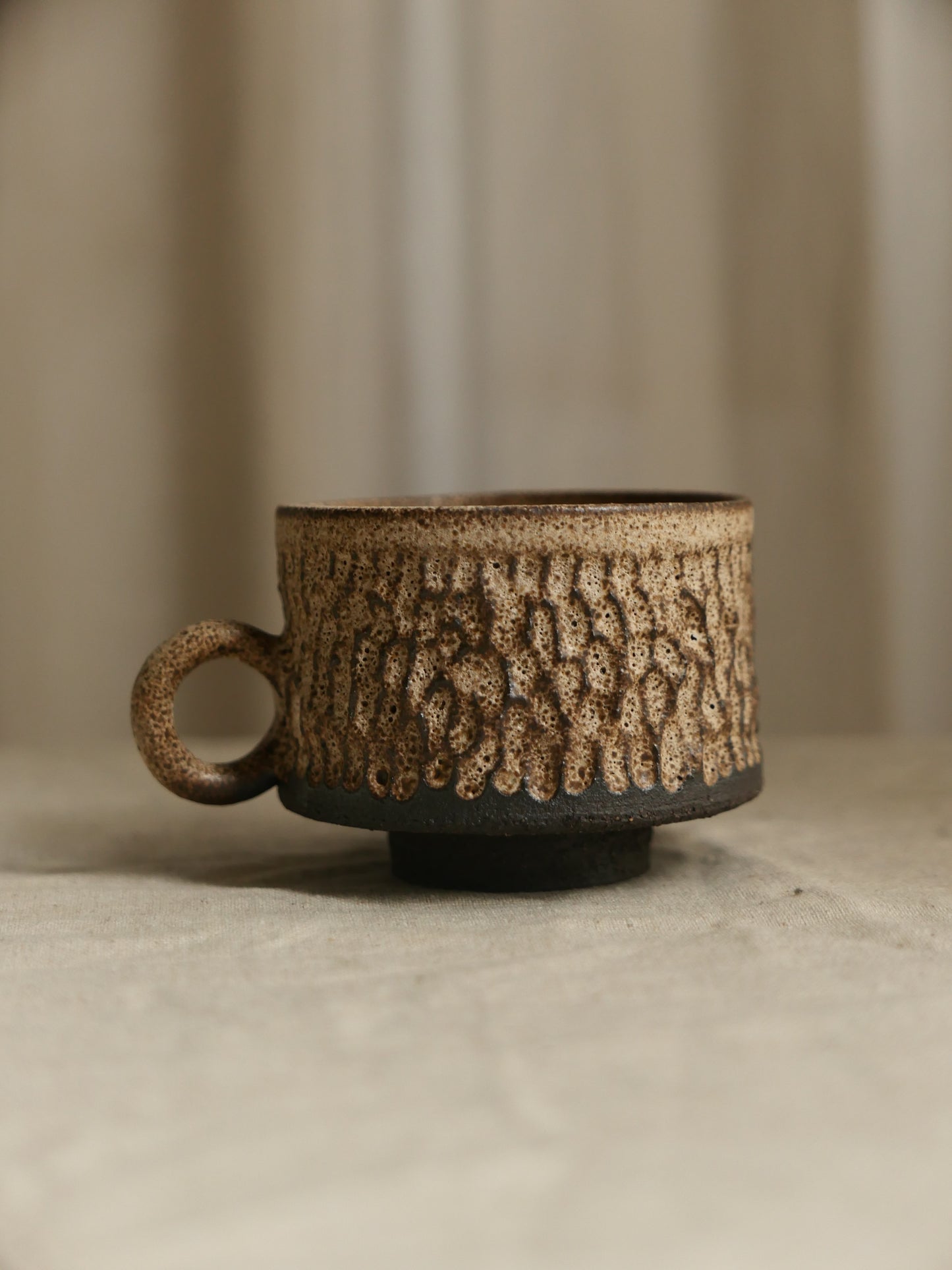 EARTHY ESSENCE Cup — Carved Stone Brown