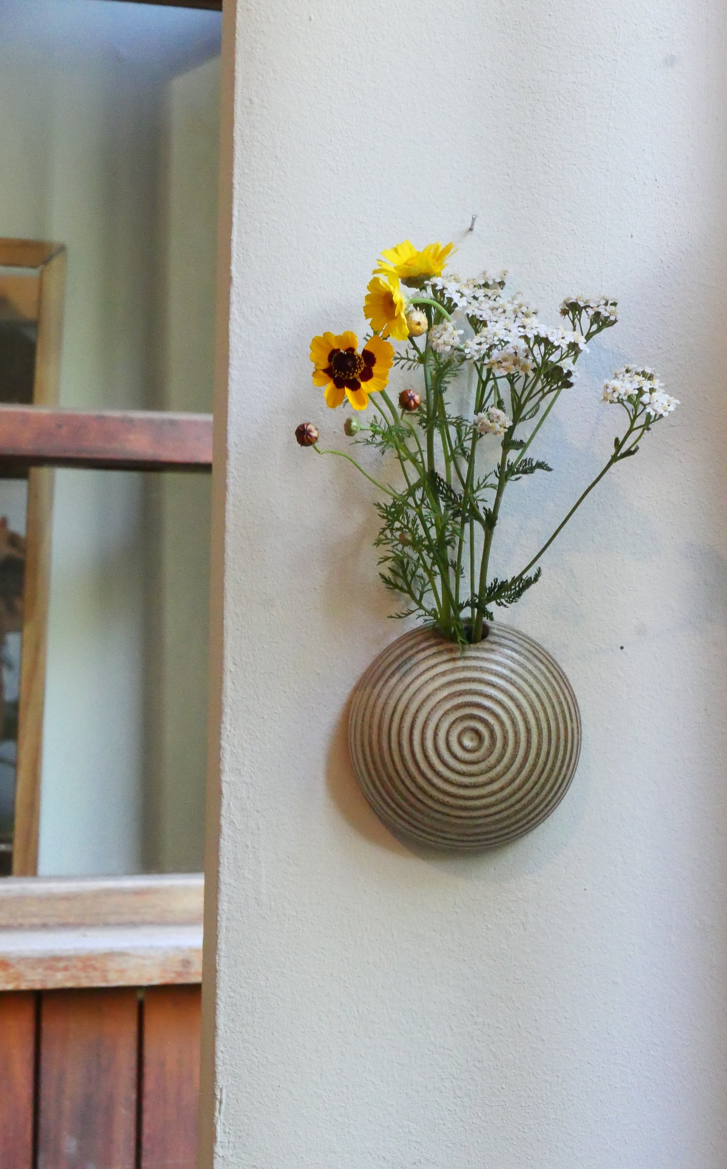 Wall vase