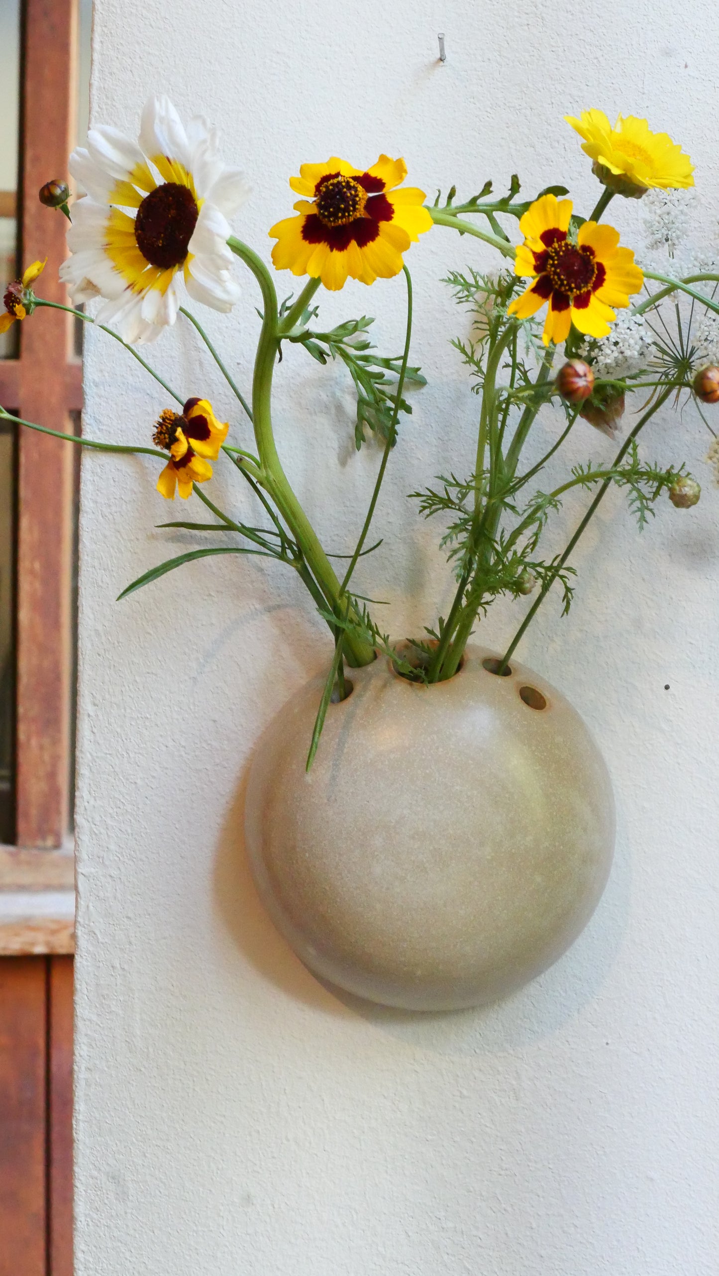 Wall vase